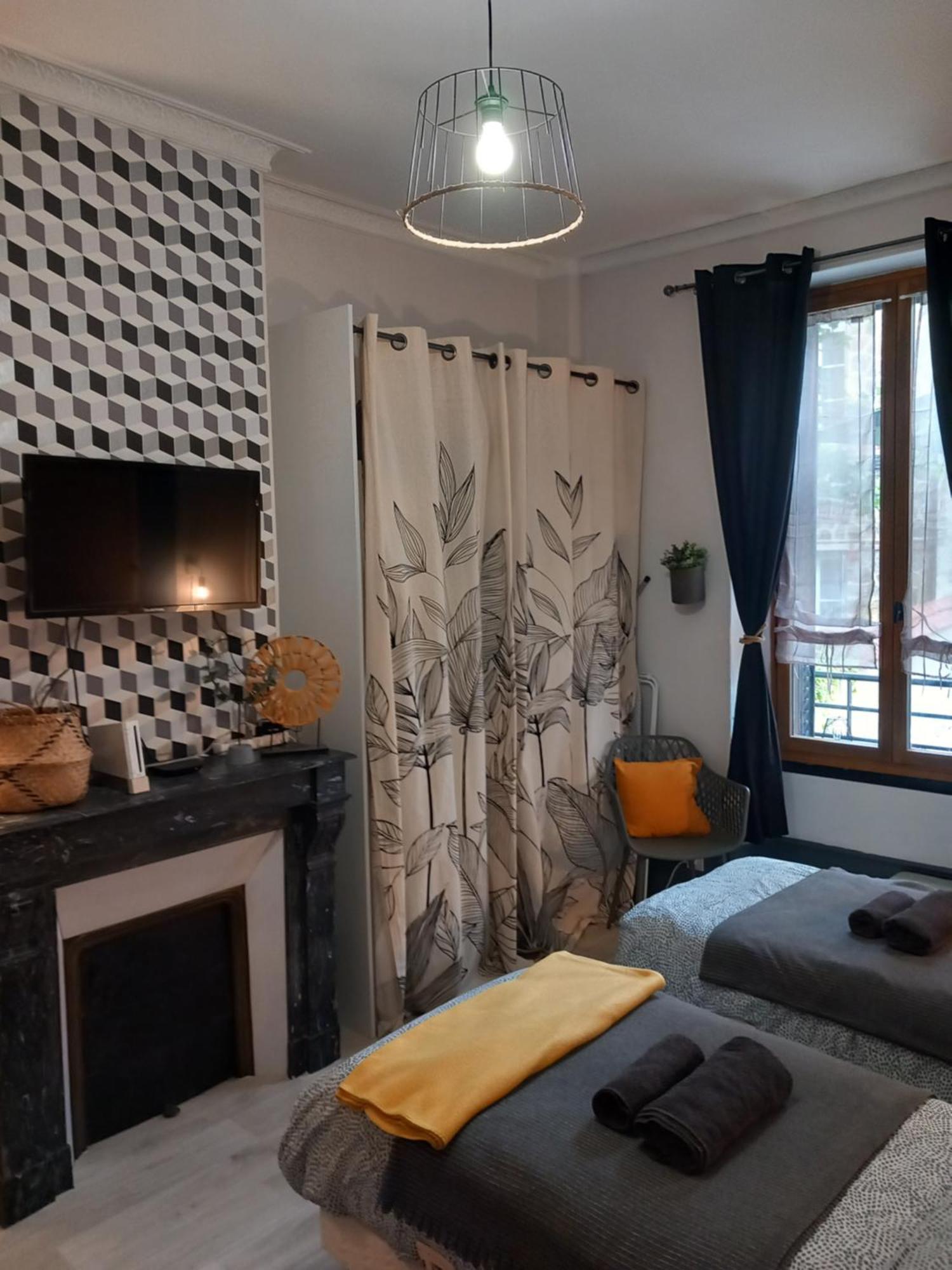 Les Loges du Theatre: Champagne-Central House with Games Epernay Exterior photo